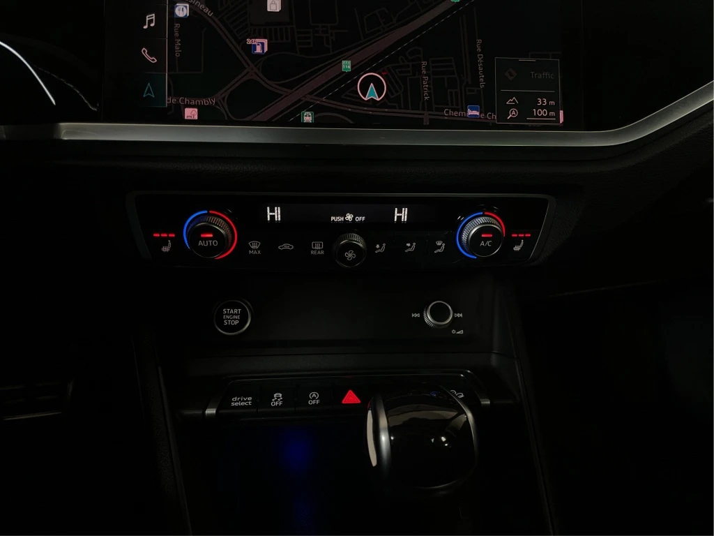Audi Q3 Technik, снимка 13 - Автомобили и джипове - 54427293