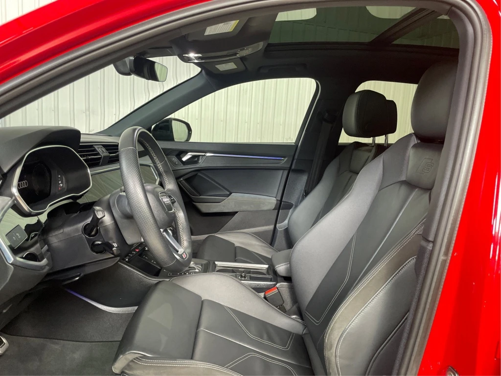 Audi Q3 Technik, снимка 9 - Автомобили и джипове - 54427293