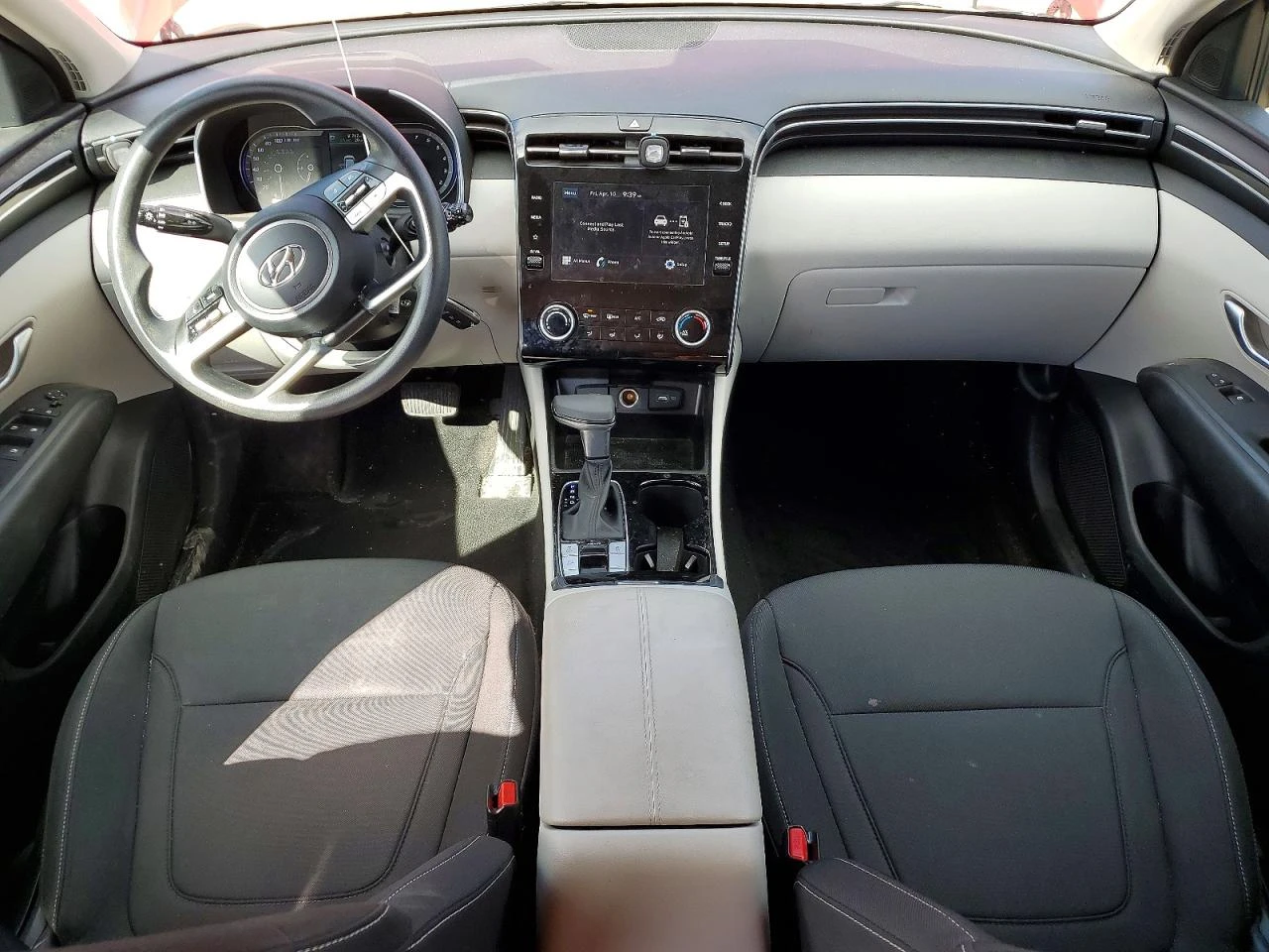 Hyundai Tucson 2.5l Se, снимка 8 - Автомобили и джипове - 54518596