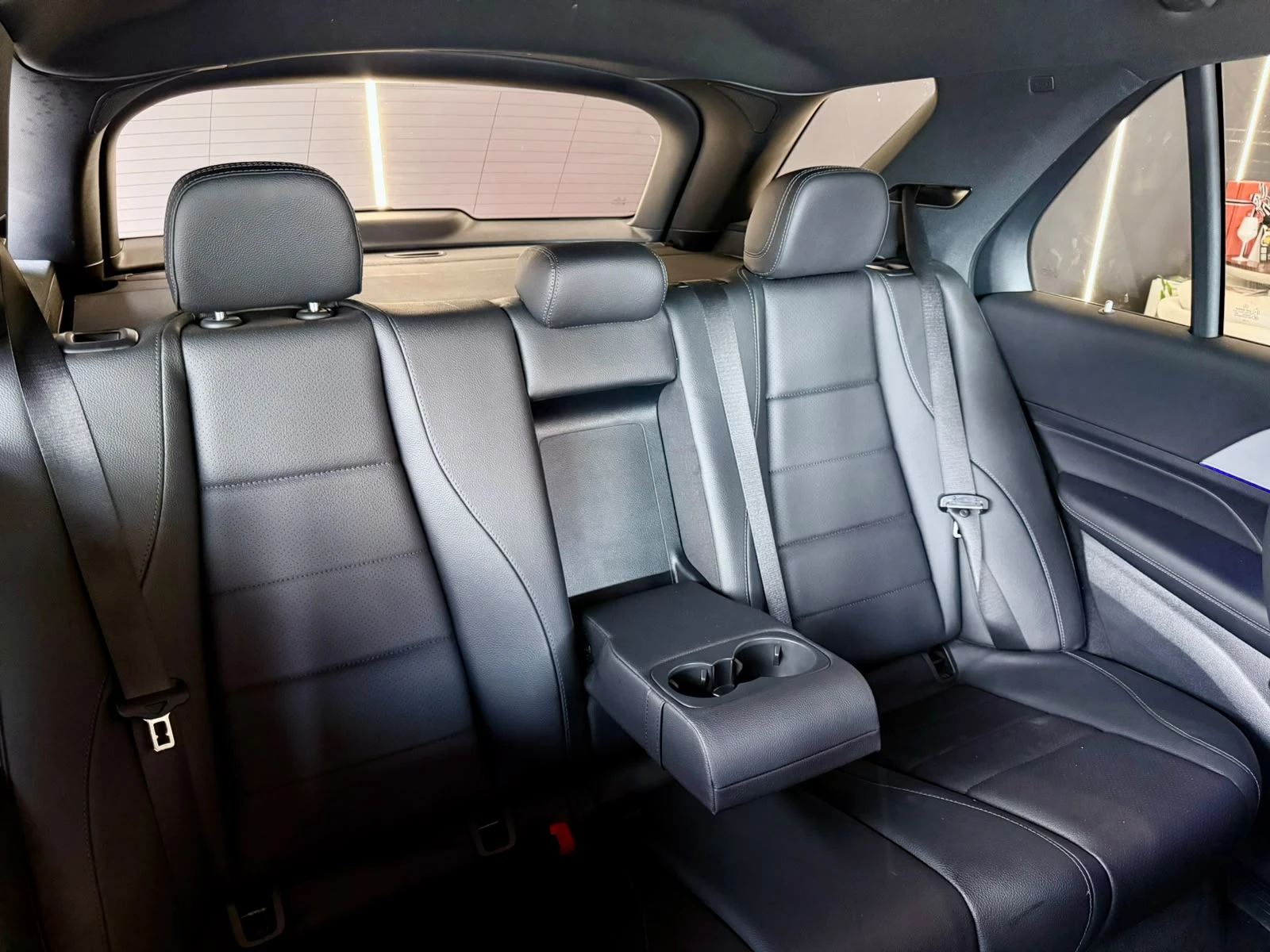 Mercedes-Benz GLE 350 AMG* 4M* Hybrid* Подгрев* Facelift* ЛИЗИНГ, снимка 16 - Автомобили и джипове - 55613458