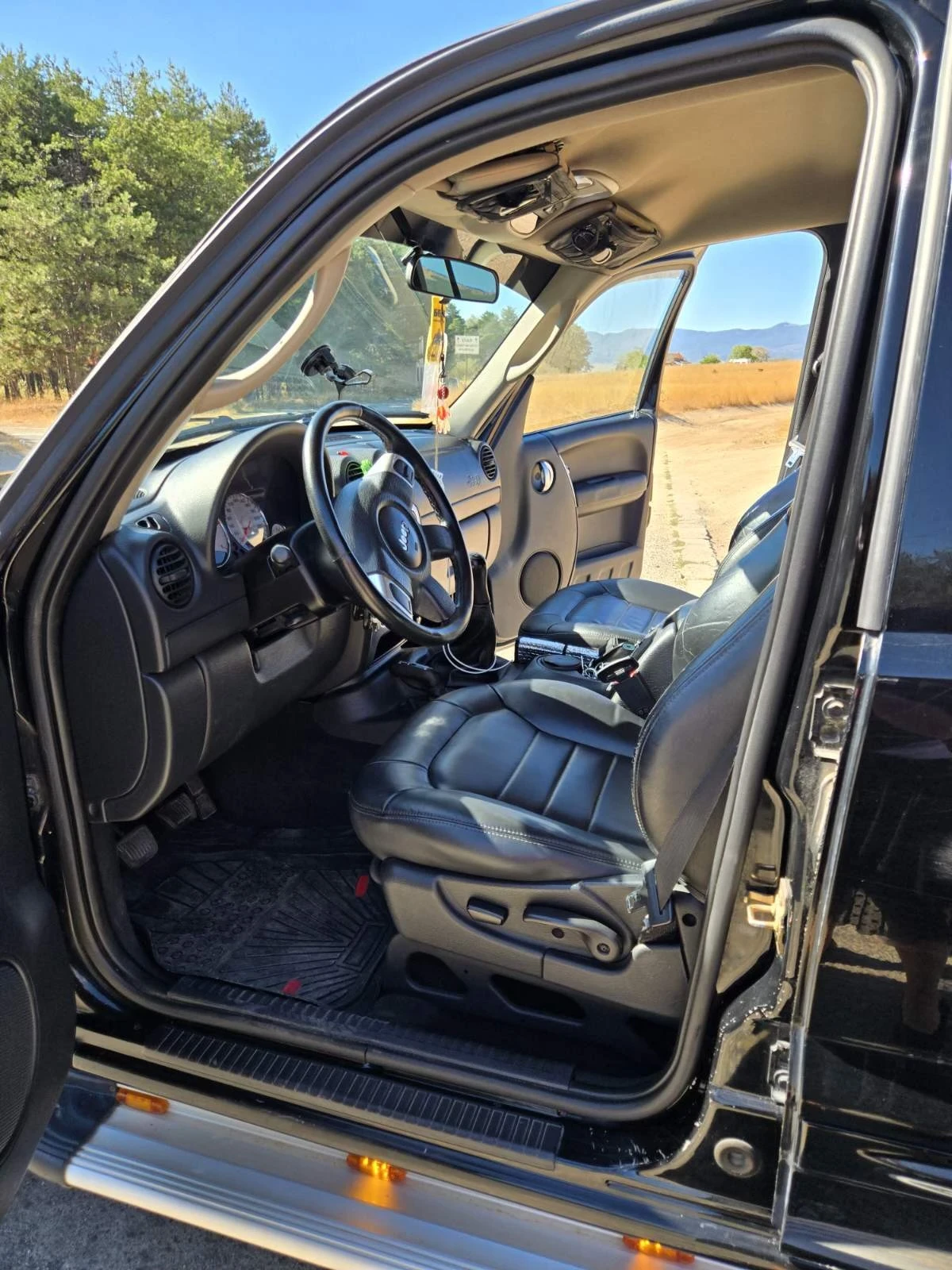 Jeep Cherokee, снимка 7 - Автомобили и джипове - 56091152