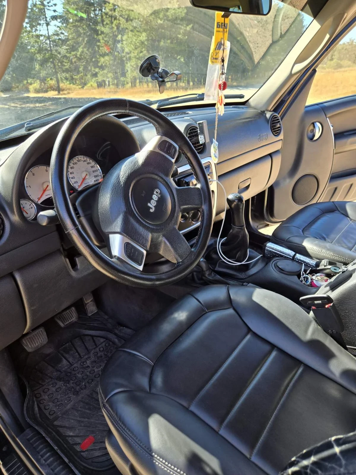 Jeep Cherokee, снимка 9 - Автомобили и джипове - 56091152