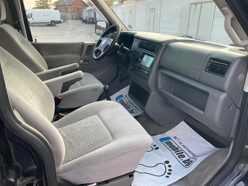 VW Caravelle 2.5TDI 151к.с, снимка 10 - Бусове и автобуси - 52651726