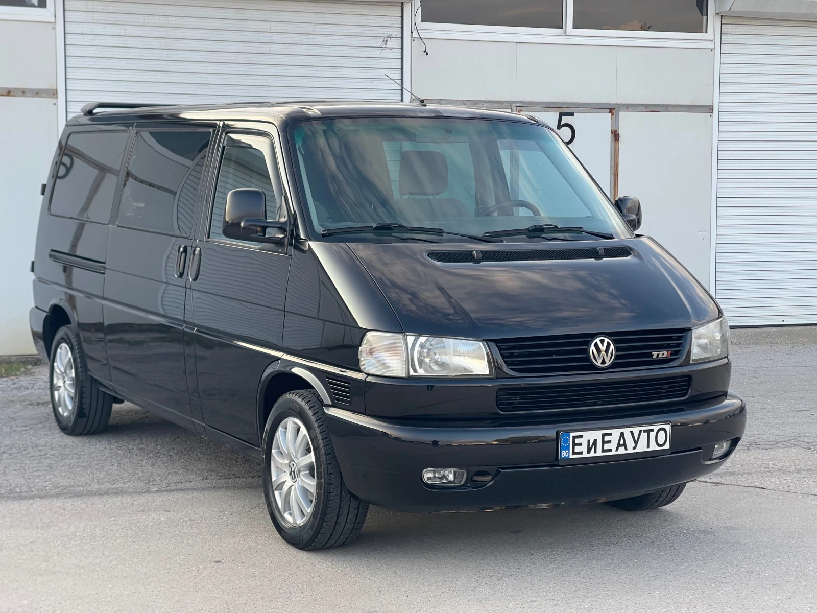 VW Caravelle 2.5TDI 151к.с - изображение 4