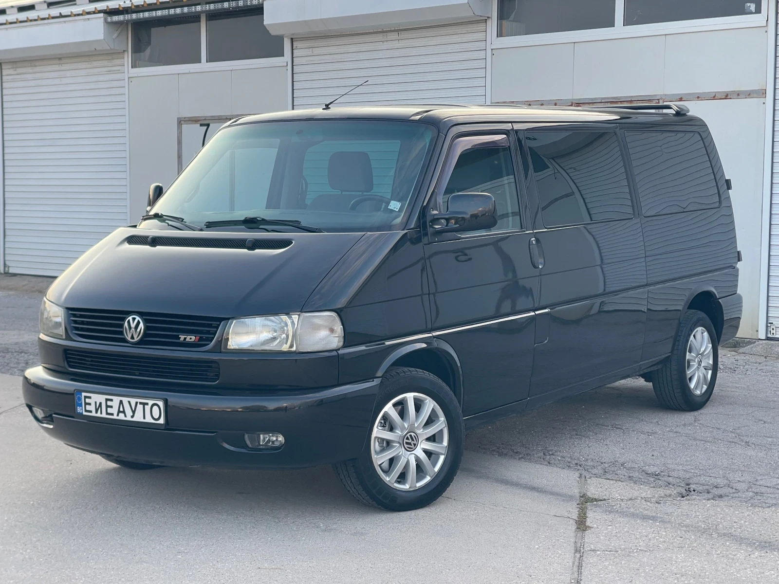VW Caravelle 2.5TDI 151к.с - изображение 3