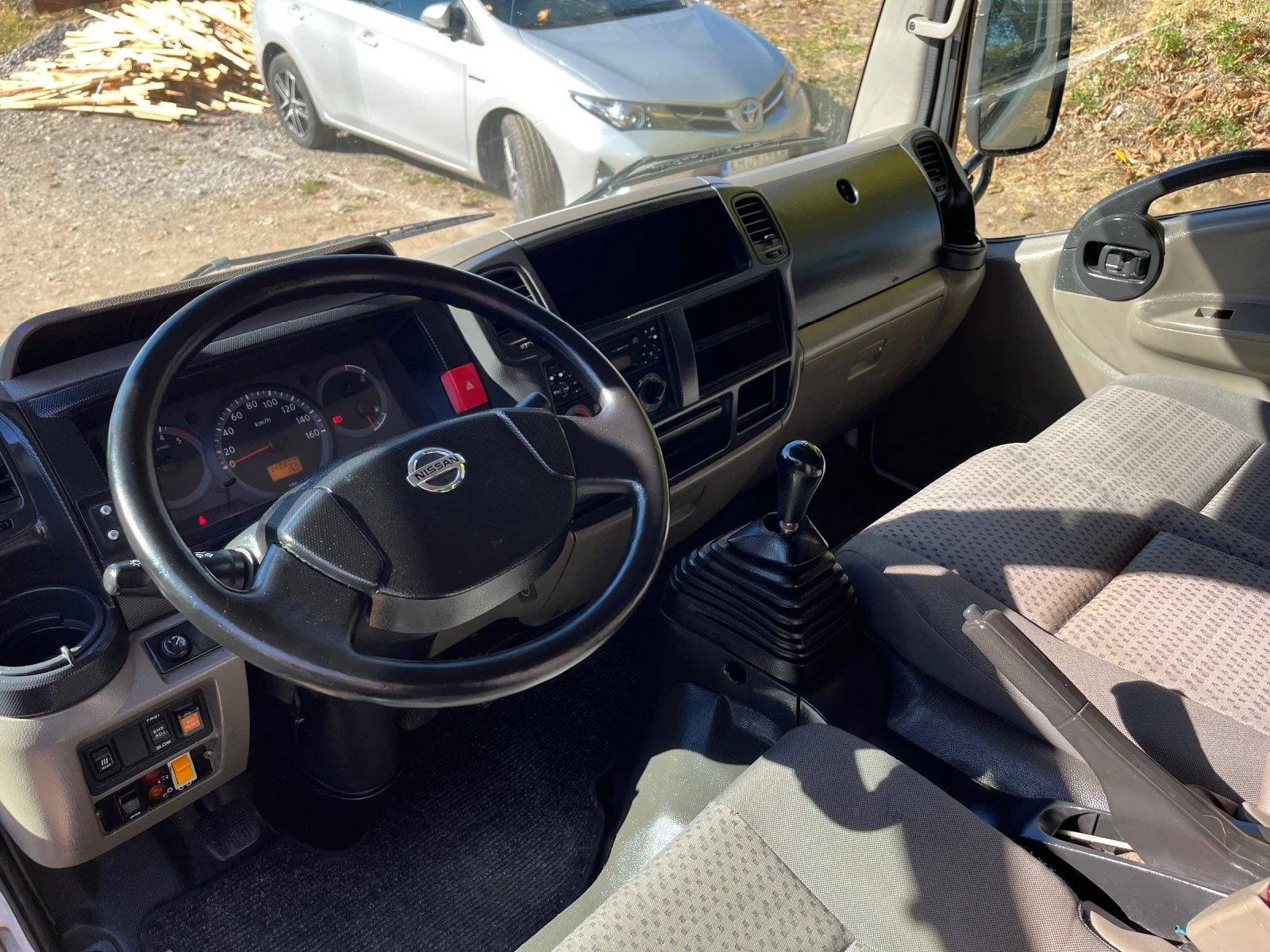 Nissan Capstar 2.5, снимка 11 - Бусове и автобуси - 56635982