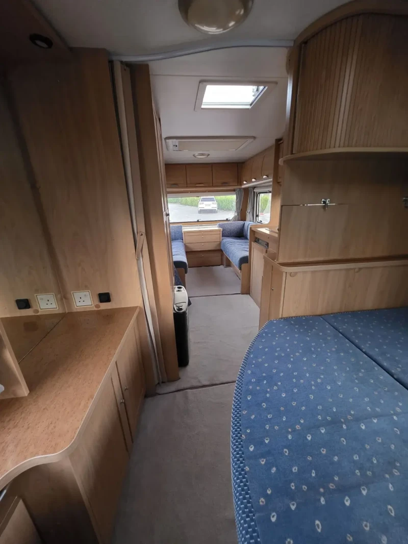 Каравана Burstner, снимка 12 - Каравани и кемпери - 51360123