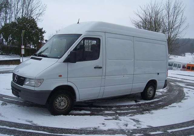 Двигател за Mercedes-Benz Sprinter 315, снимка 3 - Части - 47090811