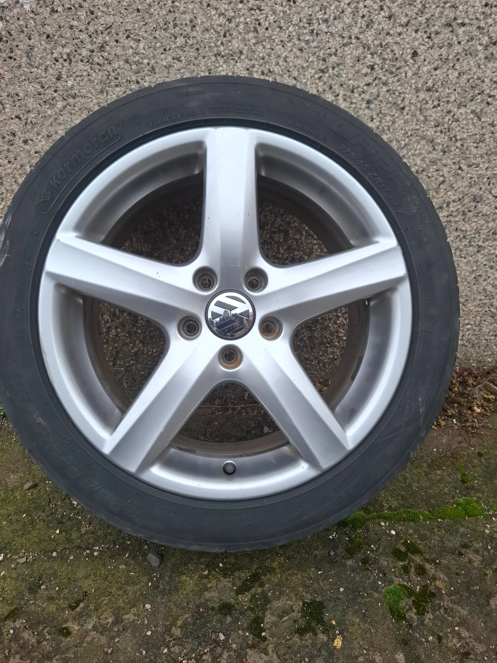 ���� � ������ 225/45R17 �� VW | Mobile.bg � ����������� 1