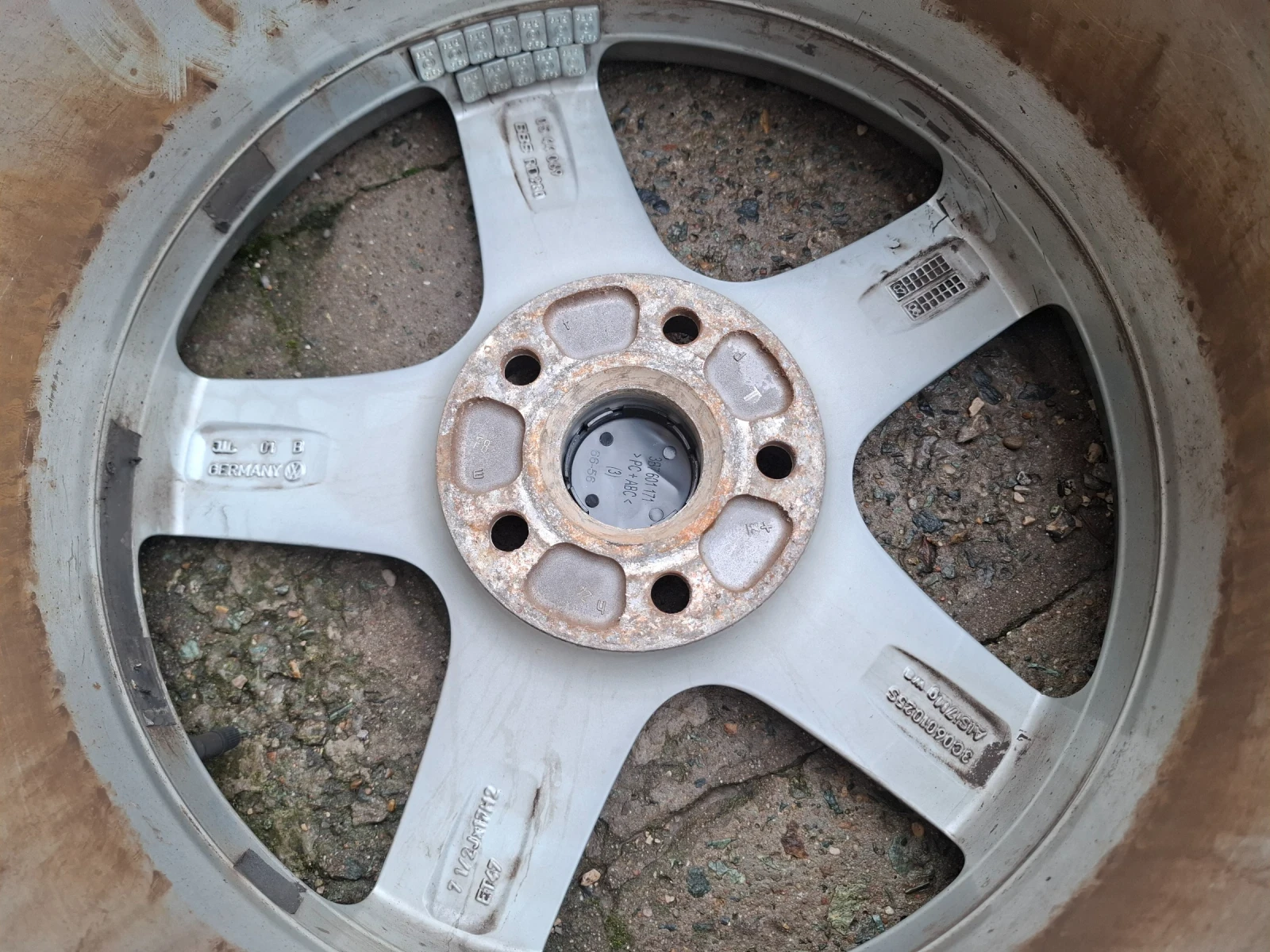 ���� � ������ 225/45R17 �� VW | Mobile.bg � ����������� 5