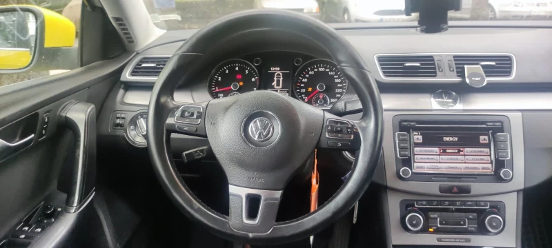 VW Passat, снимка 15 - Автомобили и джипове - 47498664