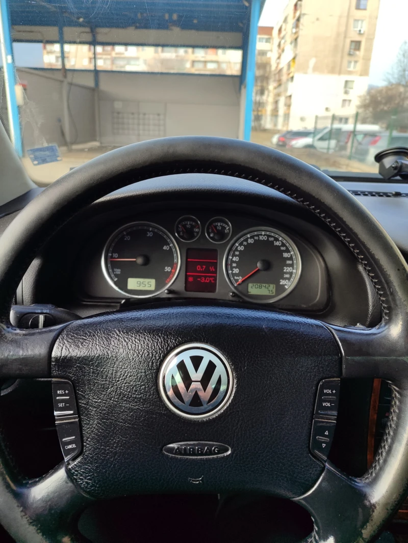 VW Passat TDI , снимка 8 - Автомобили и джипове - 49032944