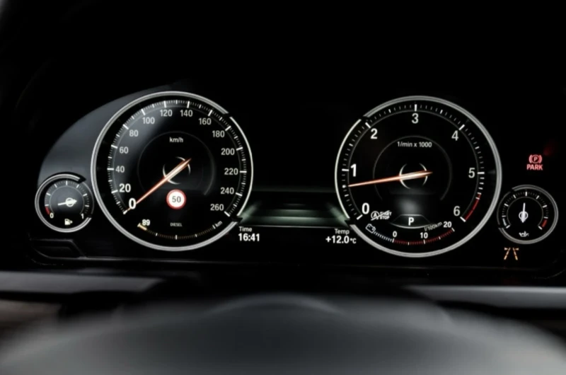 BMW 740 XDrive/Напълно Обслужен, снимка 8 - Автомобили и джипове - 52305656