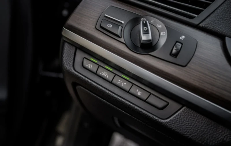 BMW 740 XDrive/Напълно Обслужен, снимка 9 - Автомобили и джипове - 52305656