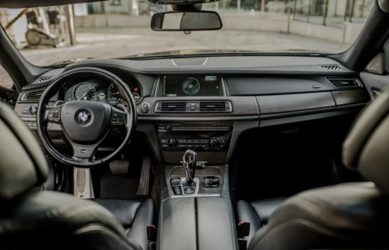 BMW 740 XDrive/Напълно Обслужен, снимка 7 - Автомобили и джипове - 52305656
