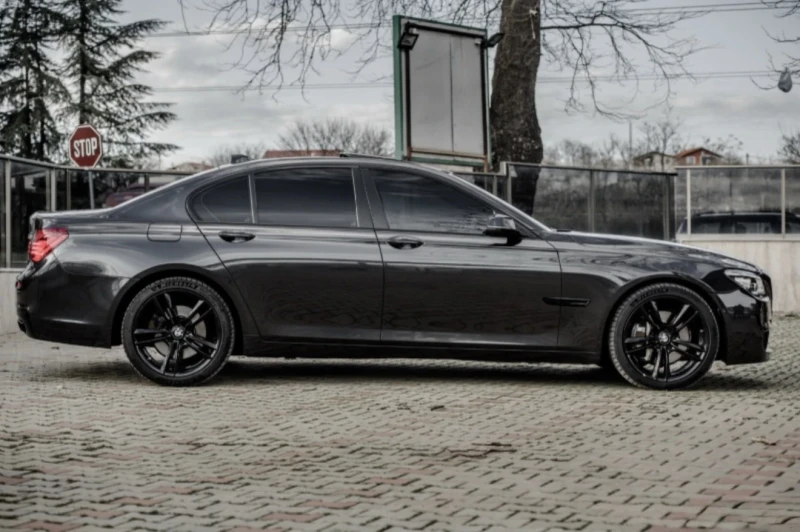 BMW 740 XDrive/Напълно Обслужен, снимка 4 - Автомобили и джипове - 52305656