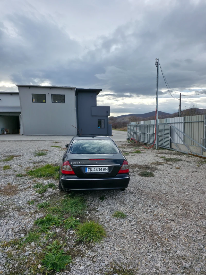 Mercedes-Benz E 320 E320D, снимка 3 - Автомобили и джипове - 52630421