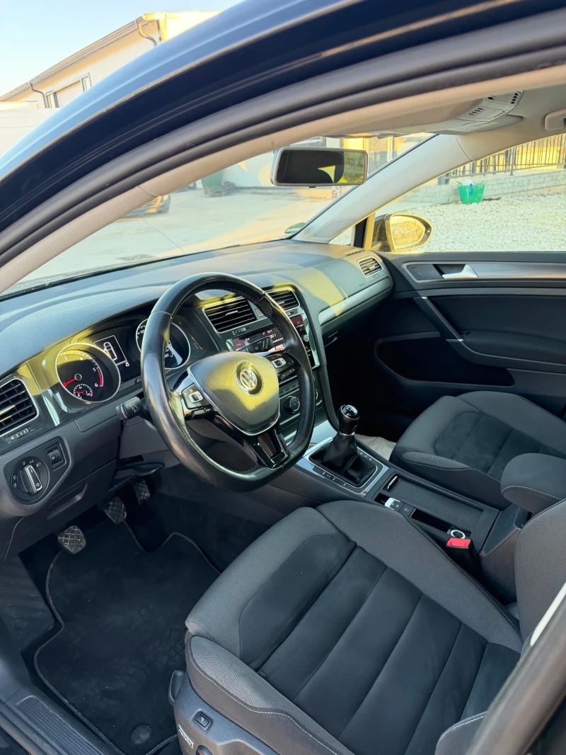 VW Golf GOLF 7 2.0TDI Ръчка!!, снимка 8 - Автомобили и джипове - 52850914