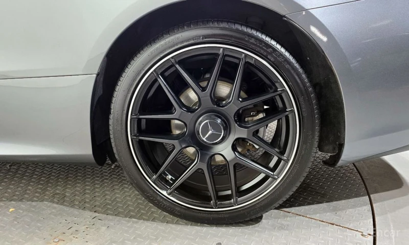 Mercedes-Benz E 220, снимка 5 - Автомобили и джипове - 53004353