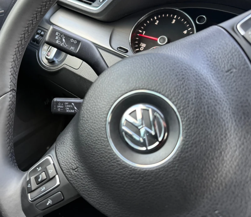 VW Passat 2.0TDi/DSG, снимка 9 - Автомобили и джипове - 53012573
