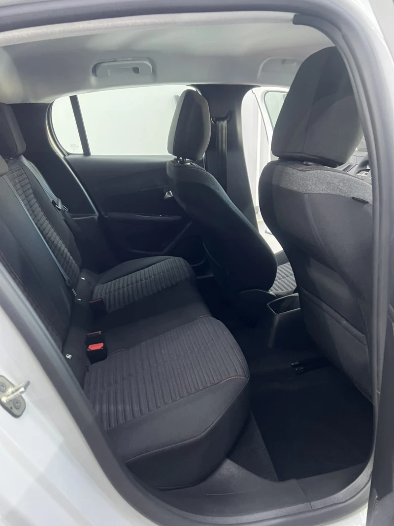 Peugeot 208 Like, снимка 12 - Автомобили и джипове - 53142608