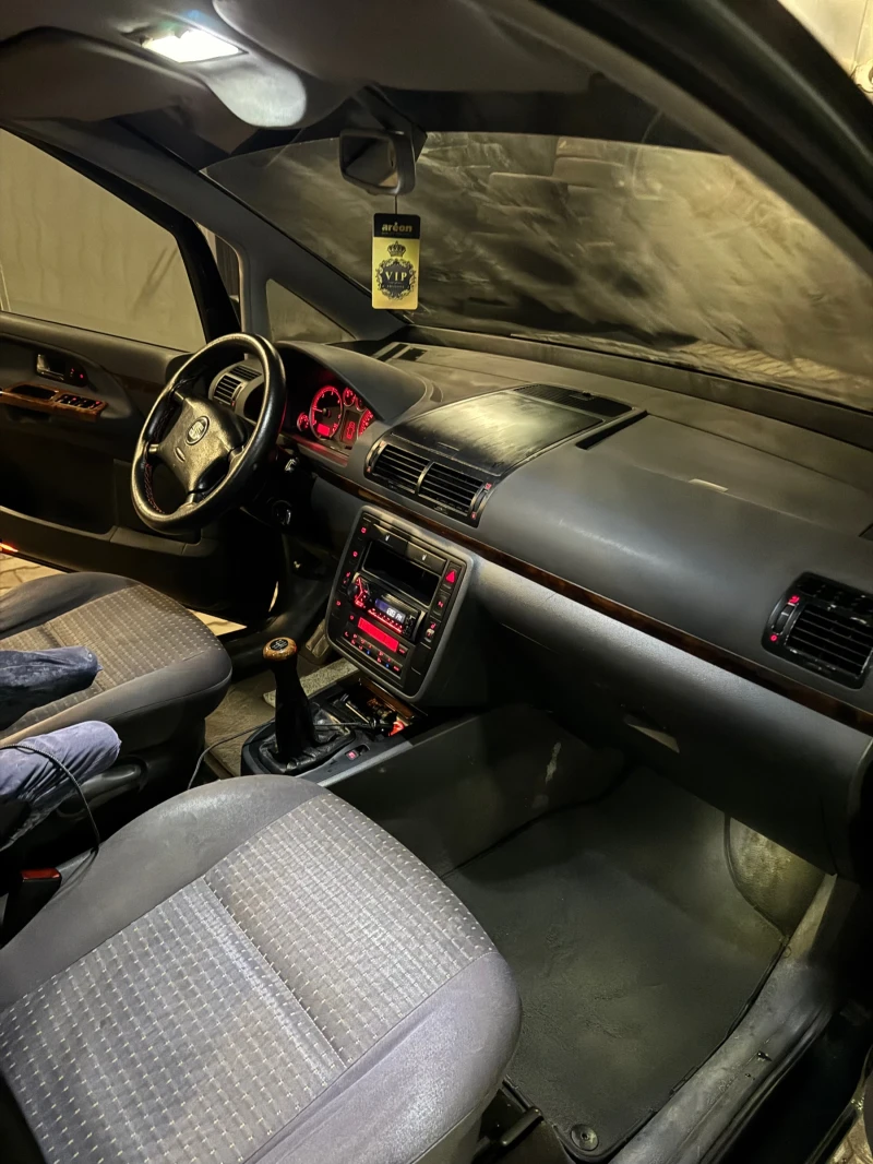 Seat Alhambra 1.9 TDI 131 Kc 7 местя, снимка 5 - Автомобили и джипове - 53287741