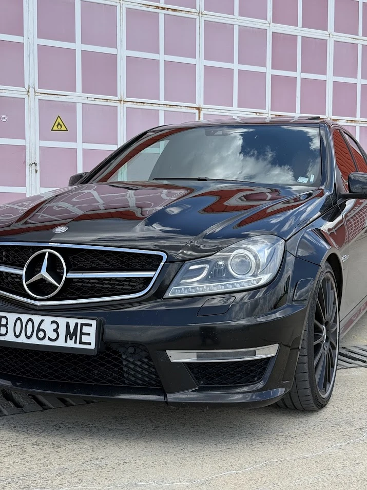 Mercedes-Benz C 63 AMG  - изображение 7