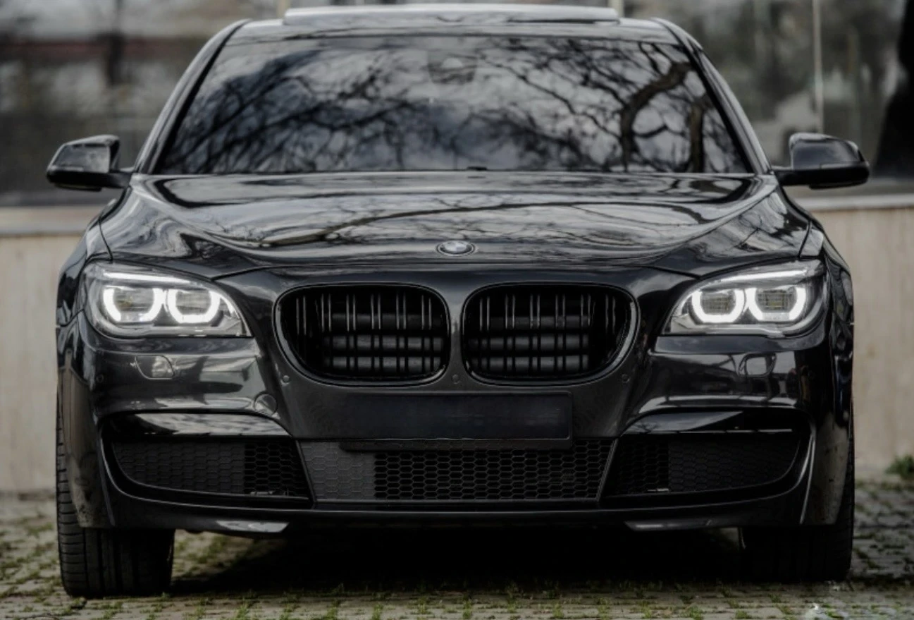 BMW 740 XDrive/Напълно Обслужен, снимка 1