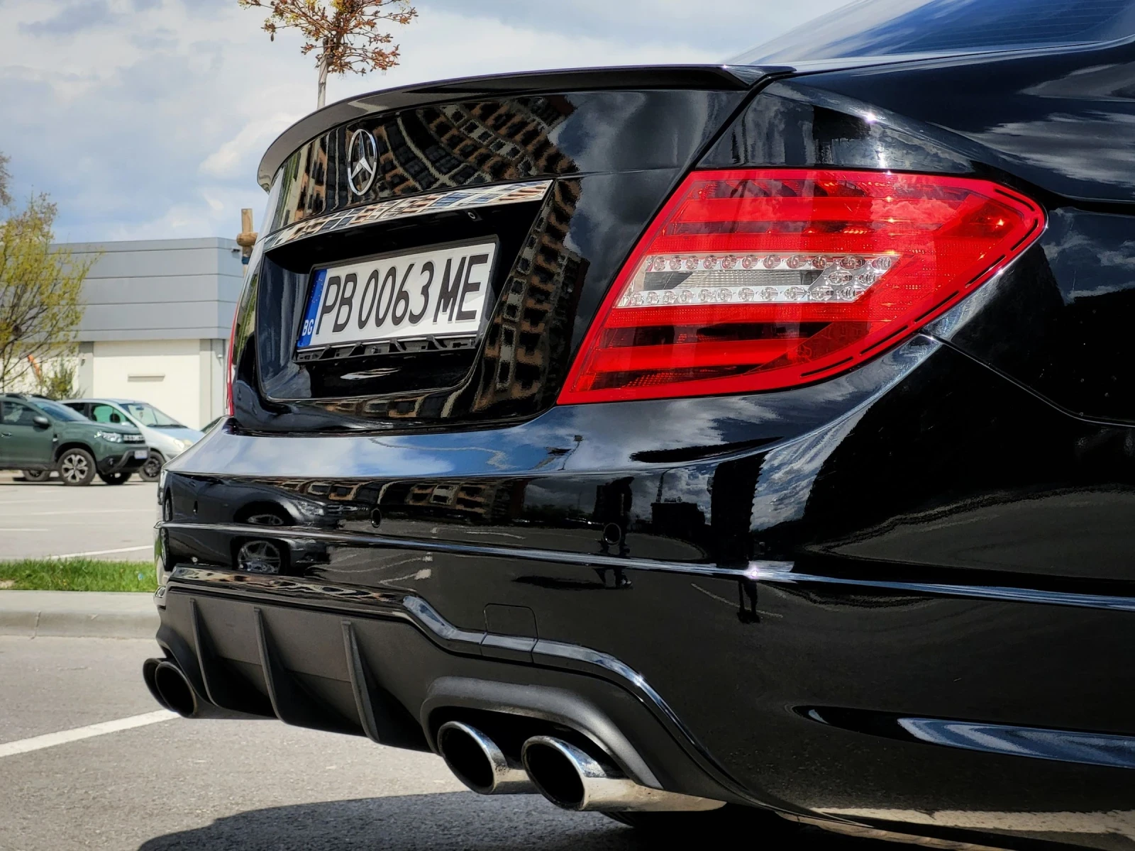 Mercedes-Benz C 63 AMG  - изображение 3