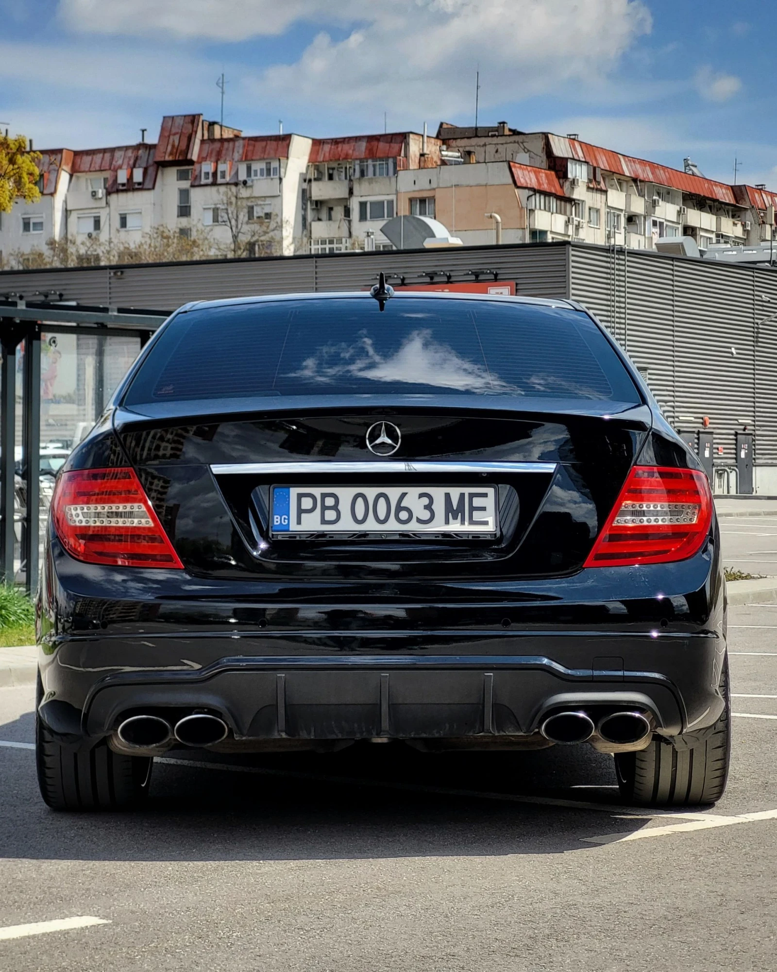 Mercedes-Benz C 63 AMG  - изображение 4