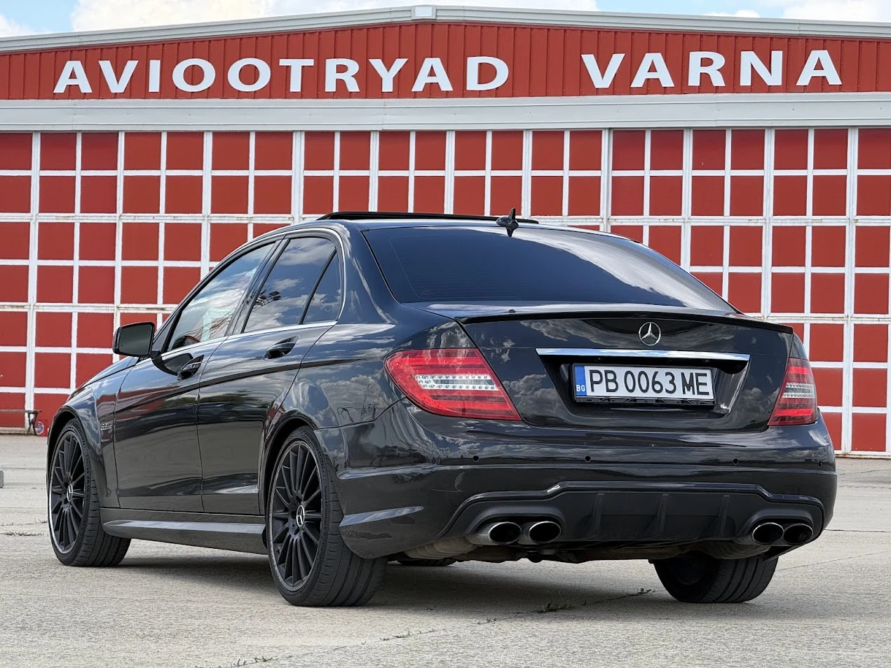 Mercedes-Benz C 63 AMG  - изображение 5