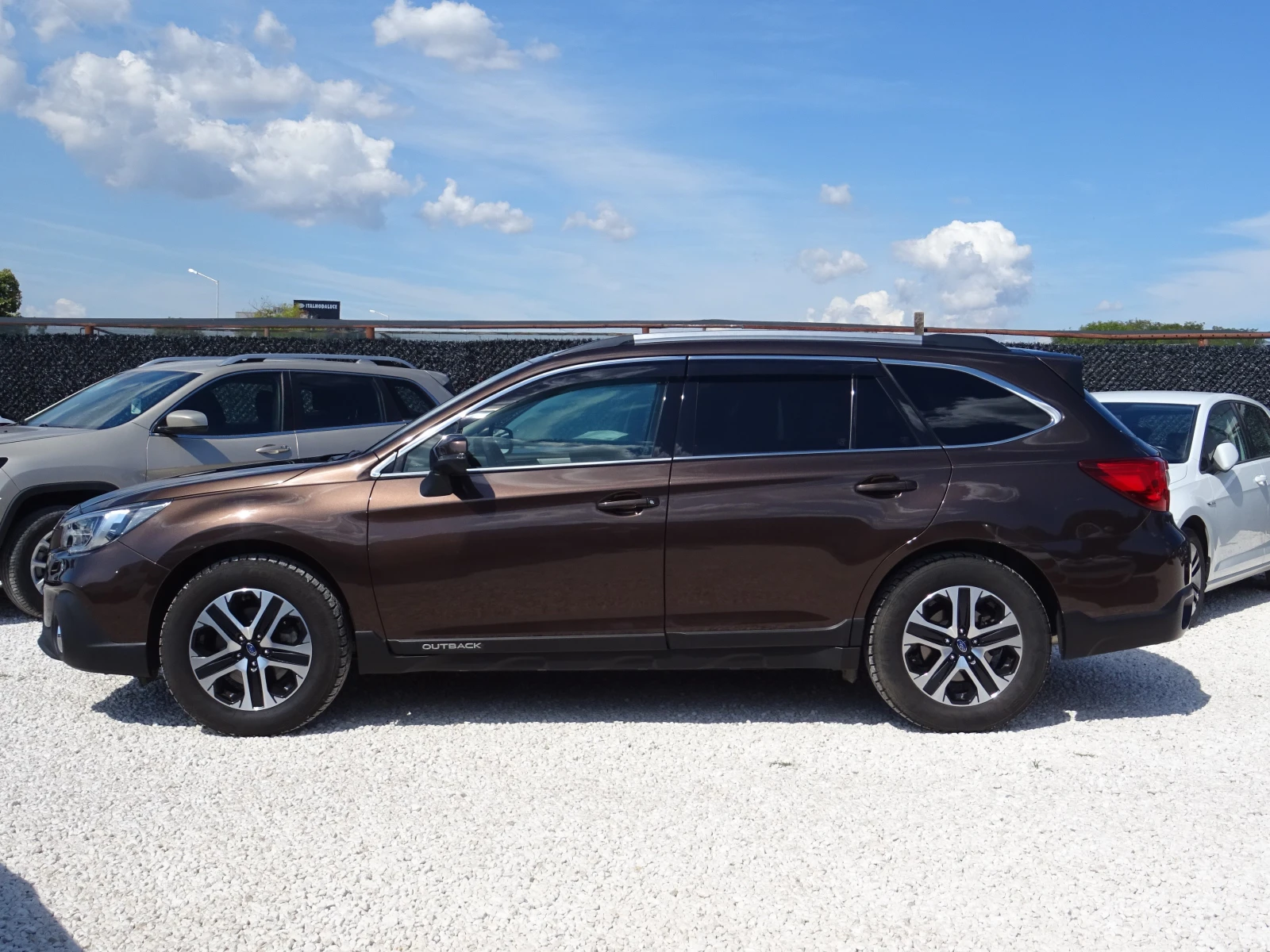 Subaru Outback 2.5i 175kc Lineartronic Symmetrical AWD Premium - изображение 4