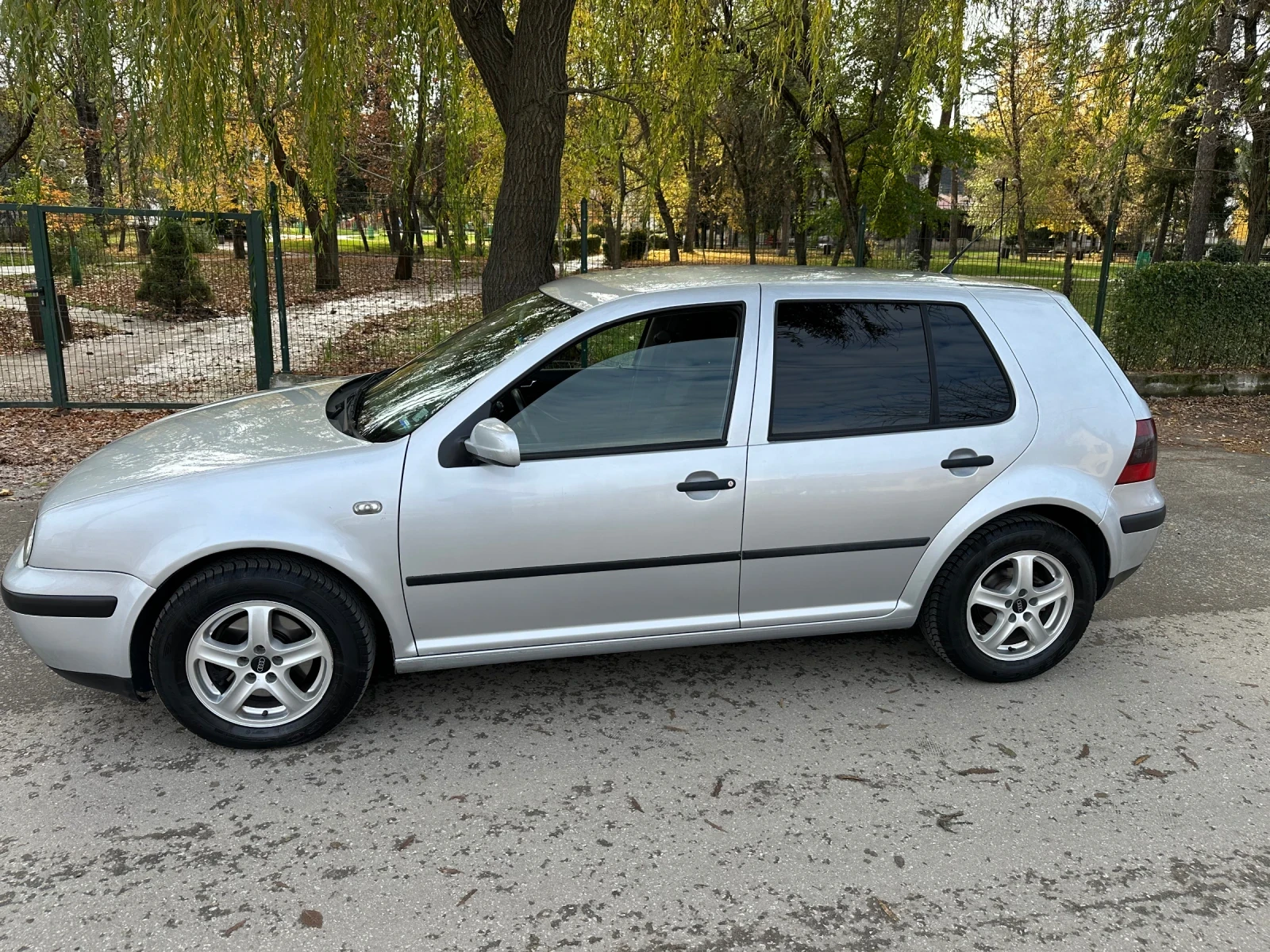 VW Golf 1.9тди 116коня 6ск. ПОМПА ДЮЗА БЕЗ ТОЧКА РЪЖДА!! - изображение 4