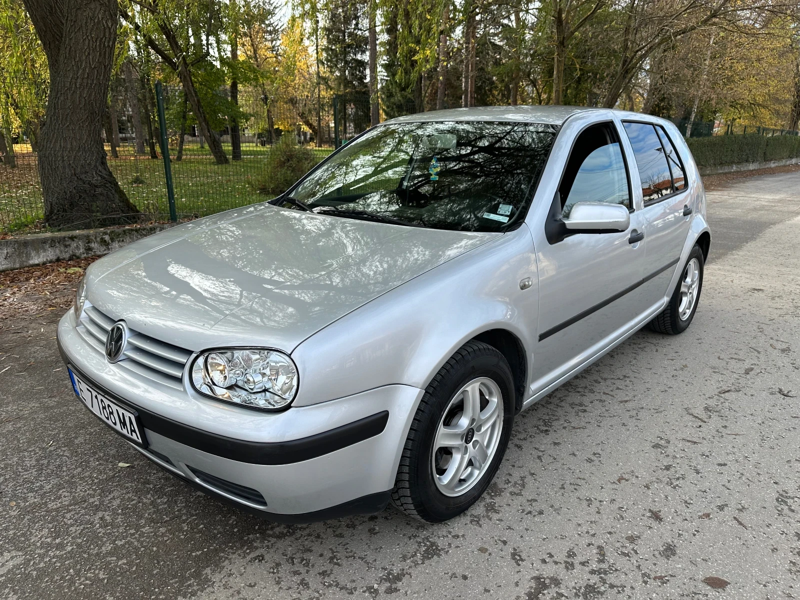 VW Golf 1.9тди 116коня 6ск. ПОМПА ДЮЗА БЕЗ ТОЧКА РЪЖДА!! - изображение 5