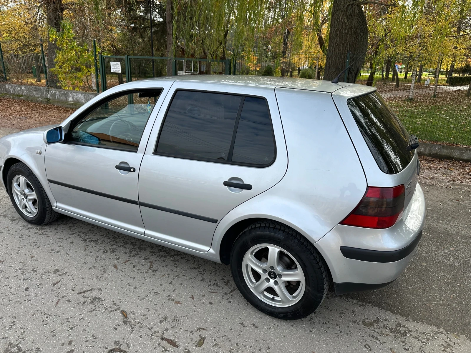 VW Golf 1.9тди 116коня 6ск. ПОМПА ДЮЗА БЕЗ ТОЧКА РЪЖДА!! - изображение 3