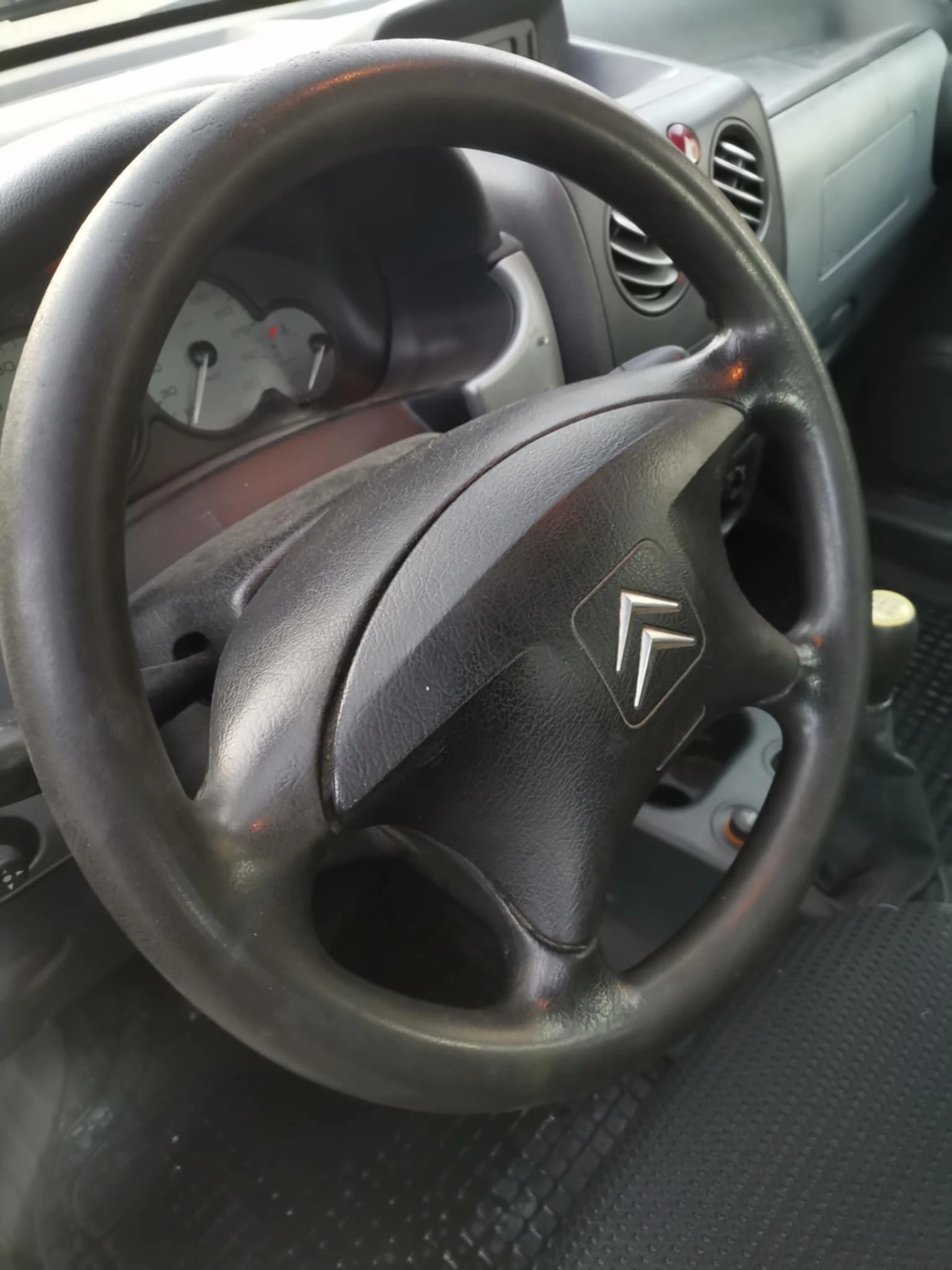 Citroen Berlingo 1.6 HDI - изображение 8