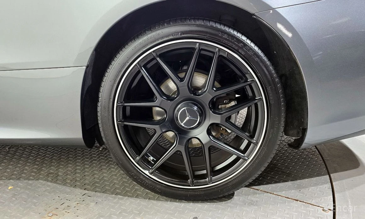 Mercedes-Benz E 220  - изображение 5