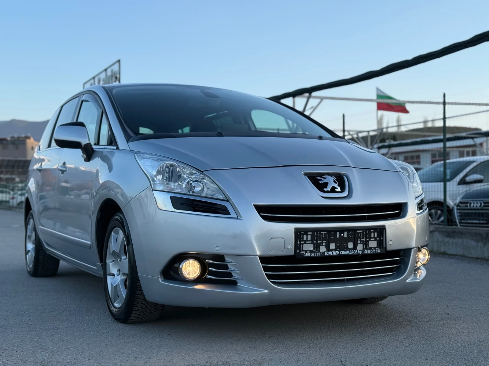 Peugeot 5008 1.6-EHDI-159.000km-NEW-NAVI-PARKTRONIK-AVTOPILOT