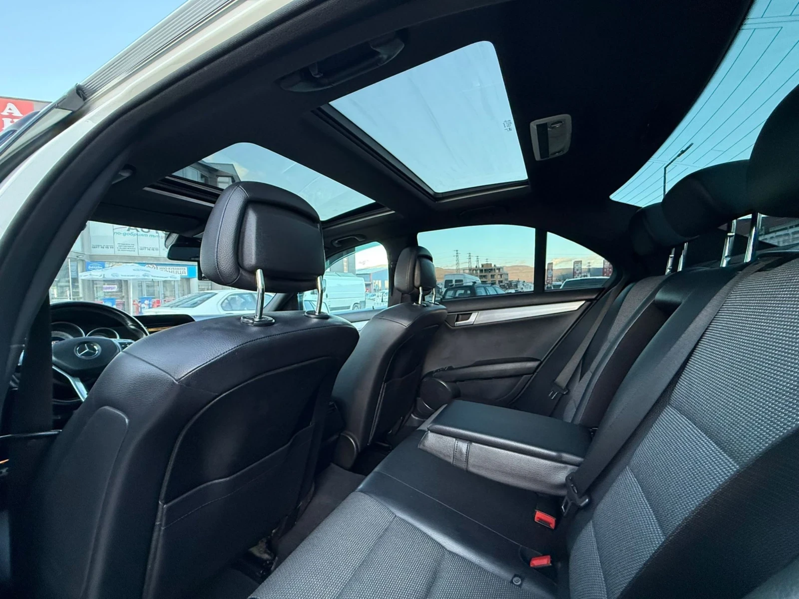 Mercedes-Benz C 250 2.2CDI 204 k.c. 4 matic AMG Панорама Топ Топ, снимка 13 - Автомобили и джипове - 54164300