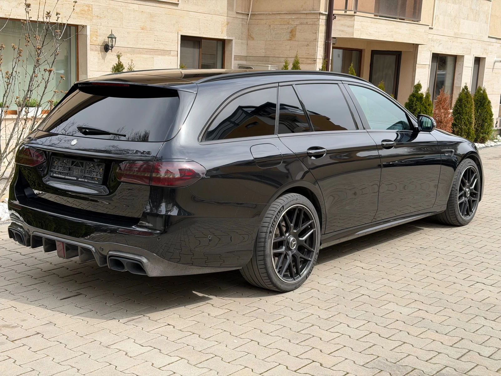 Mercedes-Benz E 53 AMG 4MATIC-CARBON-HEAD UP-NAVI-PANO-DIGITAL-BURMESTER*, снимка 4 - Автомобили и джипове - 54191048