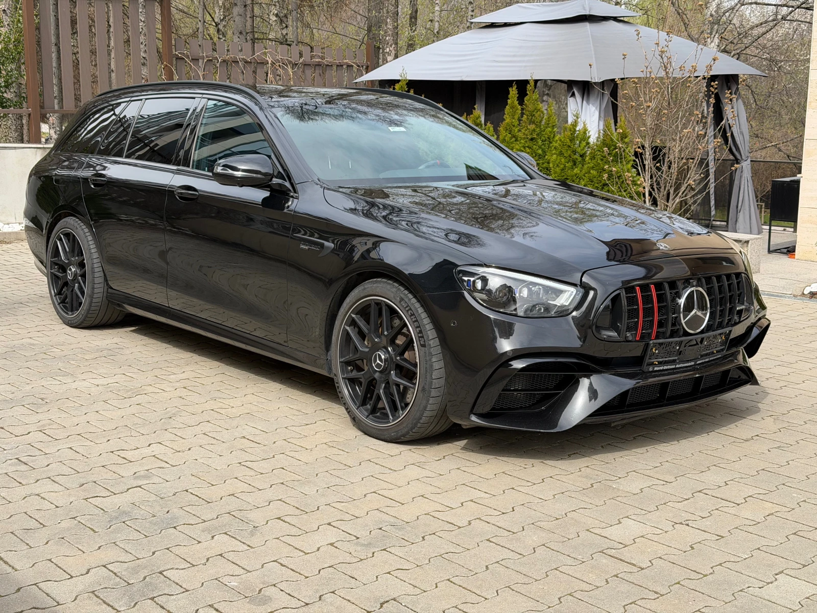 Mercedes-Benz E 53 AMG 4MATIC-CARBON-HEAD UP-NAVI-PANO-DIGITAL-BURMESTER*, снимка 3 - Автомобили и джипове - 54191048