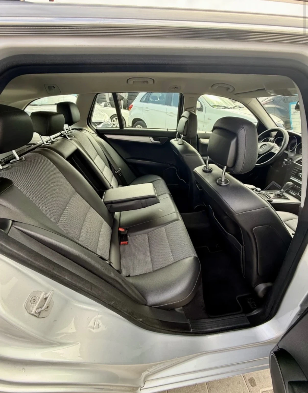 Mercedes-Benz C 250 РЕАЛЕН ПРОБЕГ!!! , снимка 7 - Автомобили и джипове - 54201341