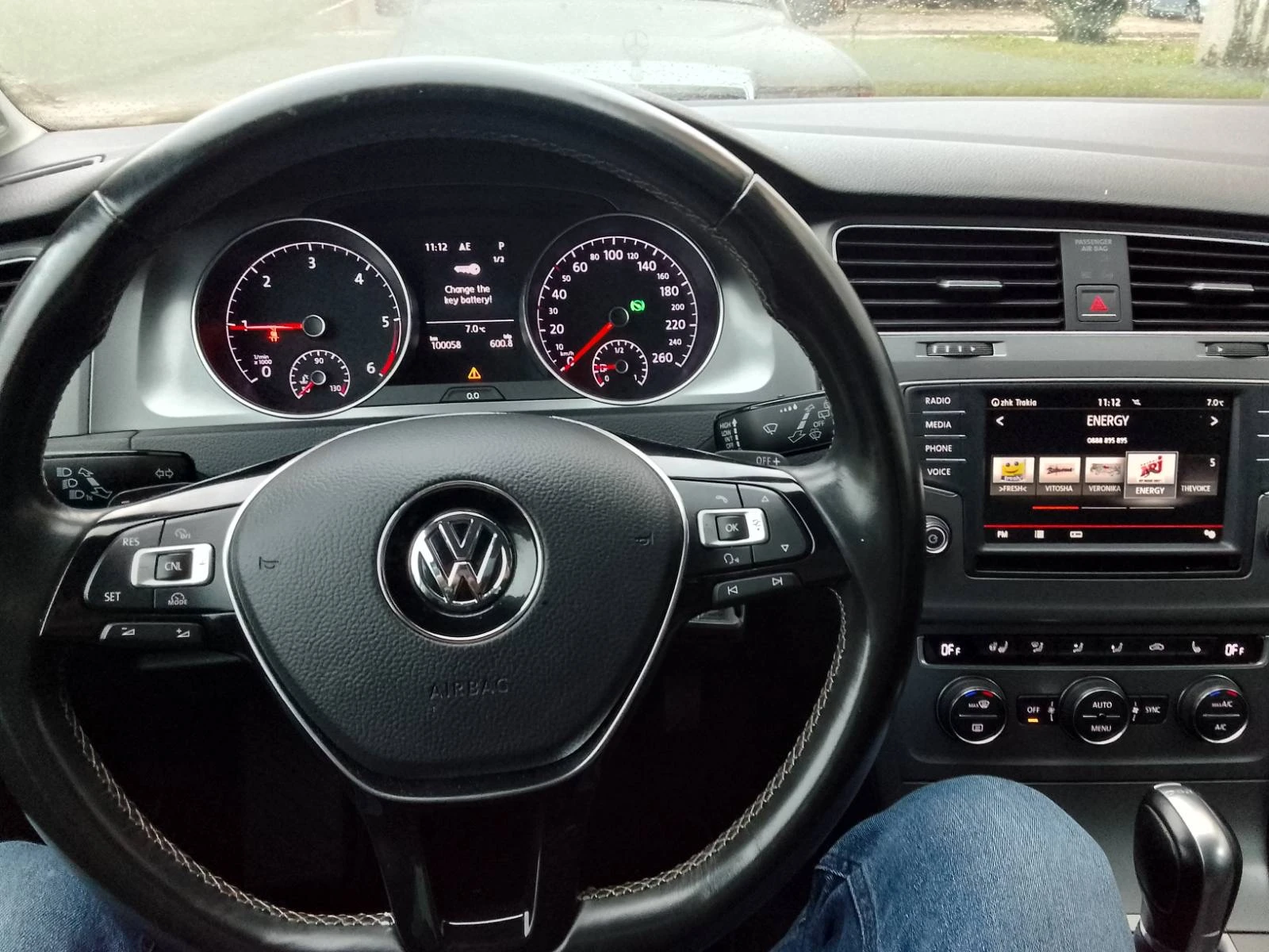 VW Golf 1.6TDI Автоматик Германия, снимка 11 - Автомобили и джипове - 54461394