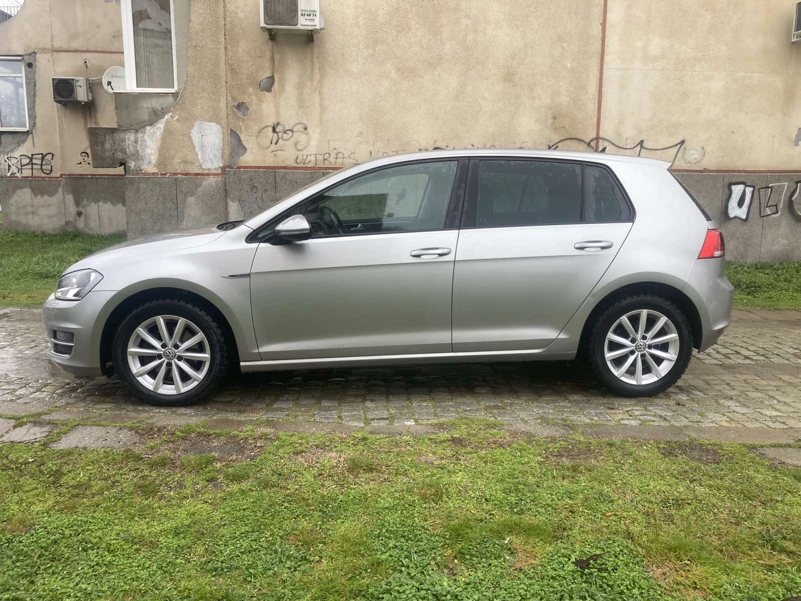 VW Golf 1.6TDI Автоматик Германия, снимка 3 - Автомобили и джипове - 54461394