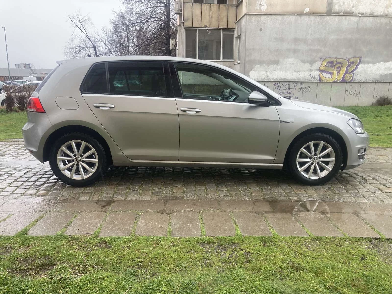VW Golf 1.6TDI Автоматик Германия, снимка 6 - Автомобили и джипове - 54461394