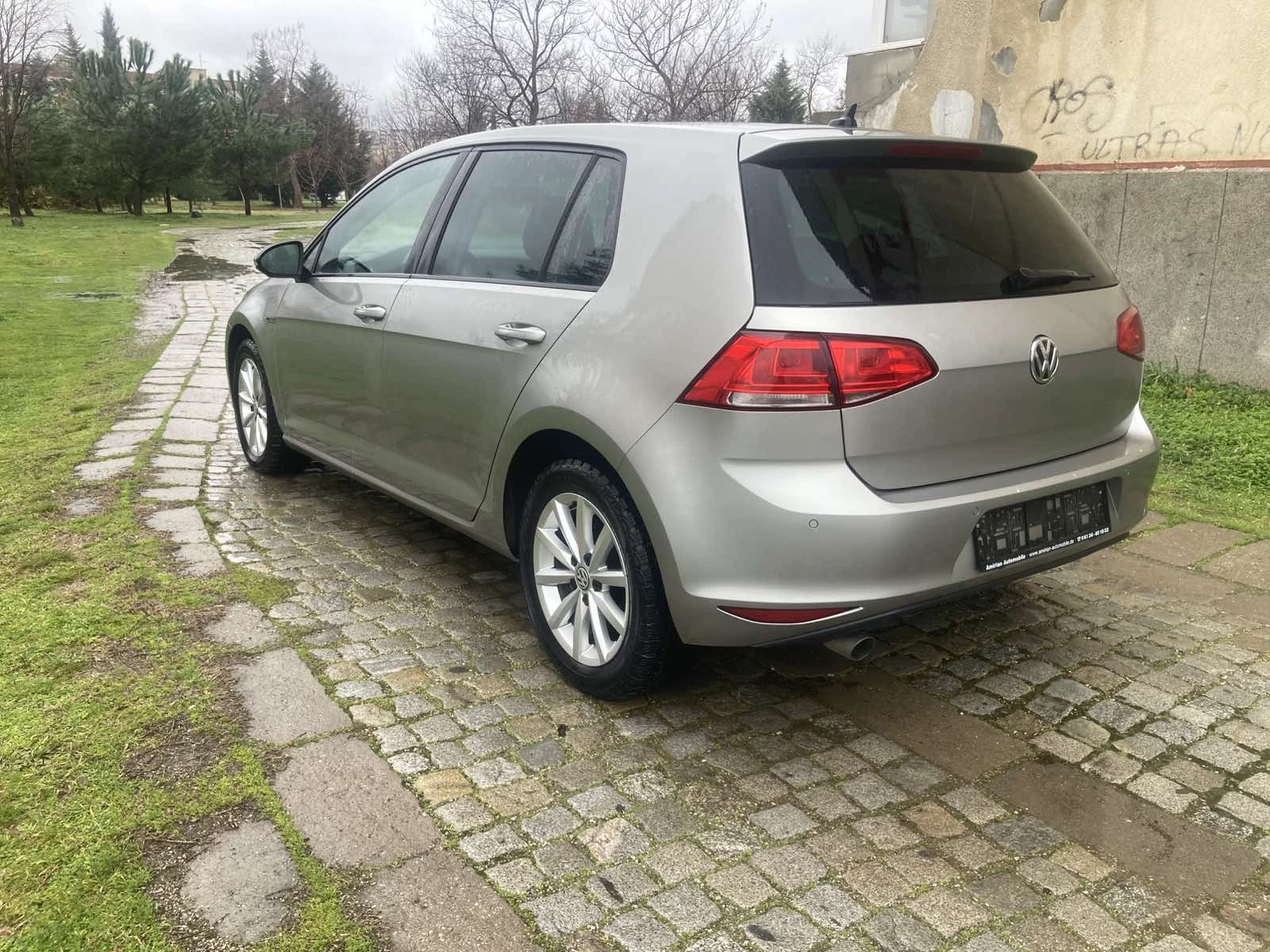 VW Golf 1.6TDI Автоматик Германия, снимка 4 - Автомобили и джипове - 54461394
