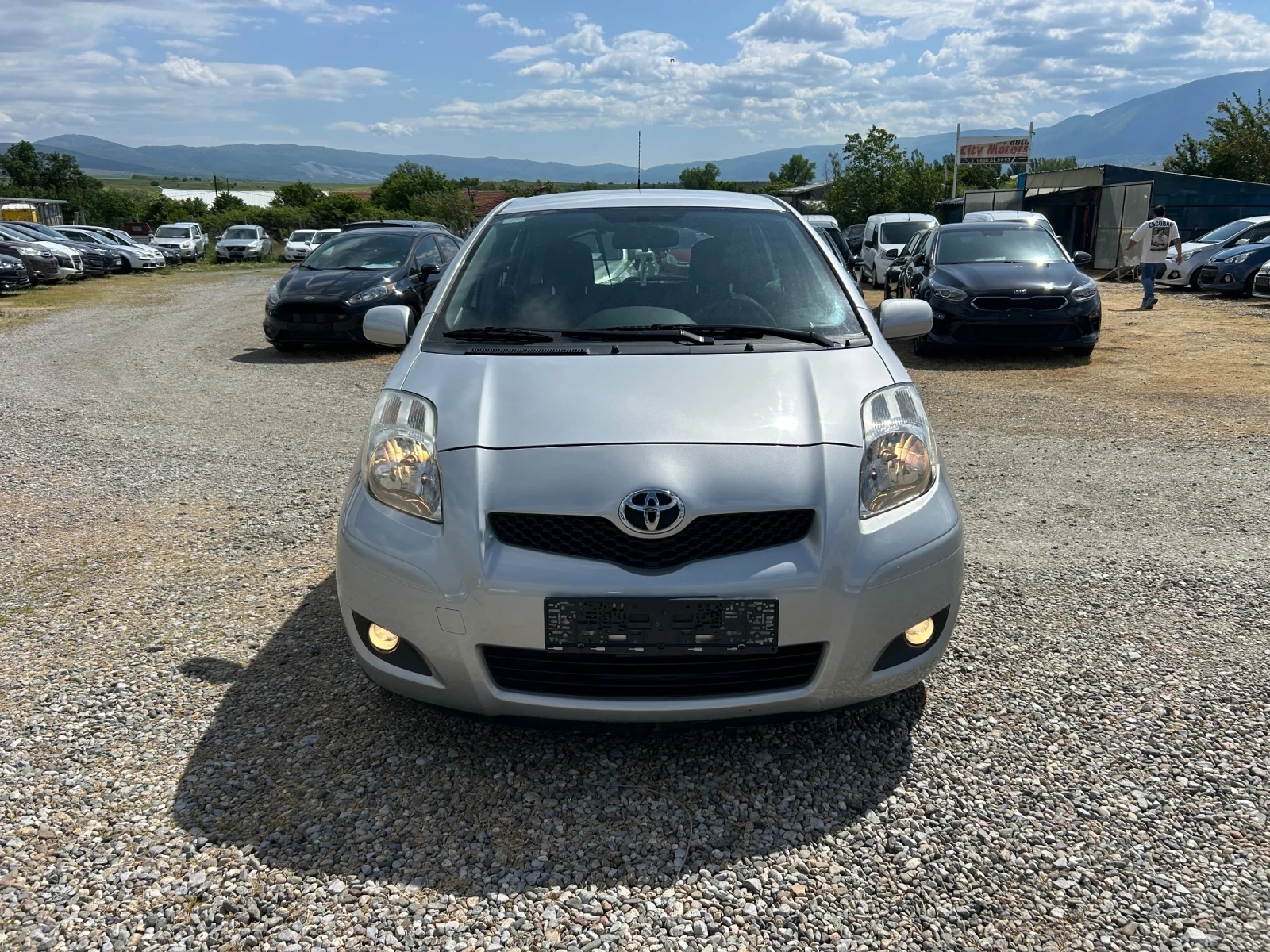 Toyota Yaris Nova -PERFEKT, снимка 2 - Автомобили и джипове - 54571346