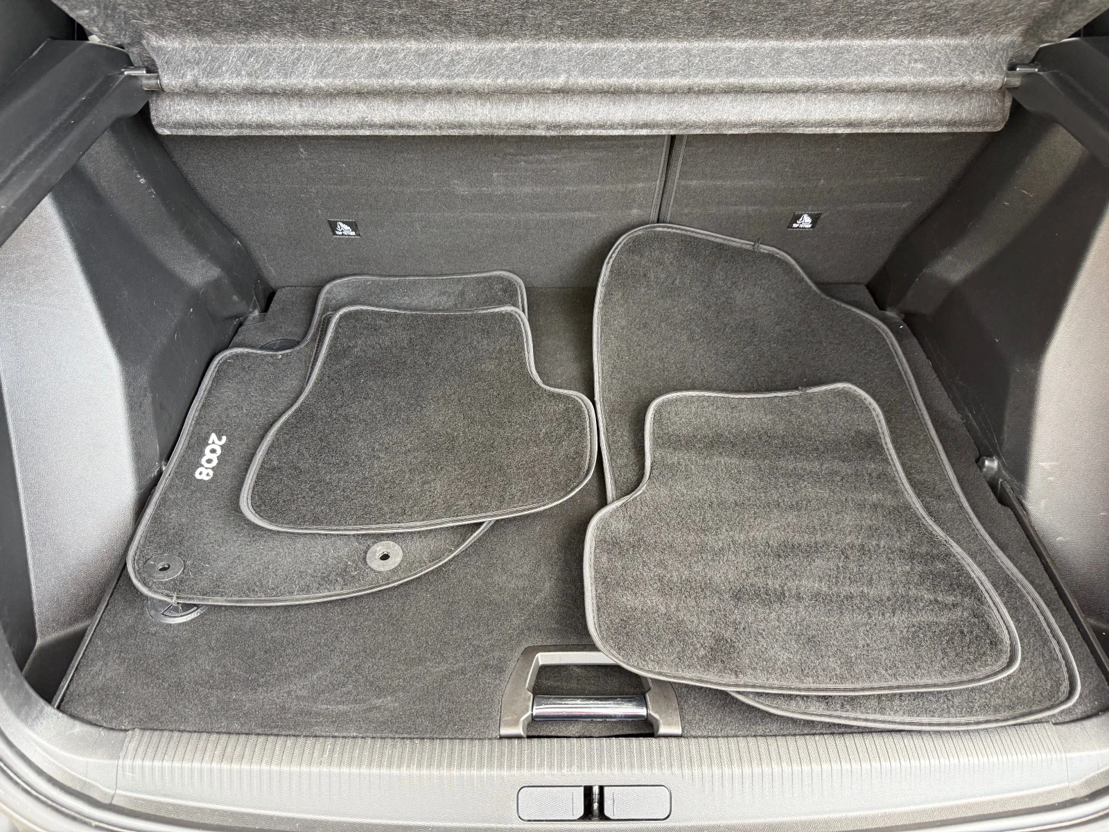 Peugeot 2008 1.5hdi SPORT/EAT8, снимка 15 - Автомобили и джипове - 55319418