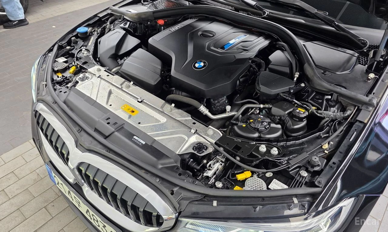 BMW 330 HYBRID* M* SPORT* HARMON* KARDON* ДИСТРОНИК* ХЕДЪП, снимка 17 - Автомобили и джипове - 55707595