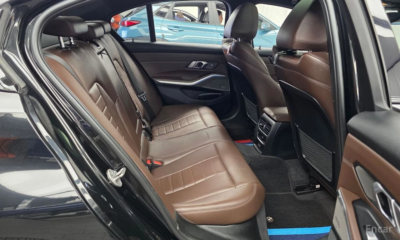 BMW 330 HYBRID* M* SPORT* HARMON* KARDON* ДИСТРОНИК* ХЕДЪП, снимка 14 - Автомобили и джипове - 55707595